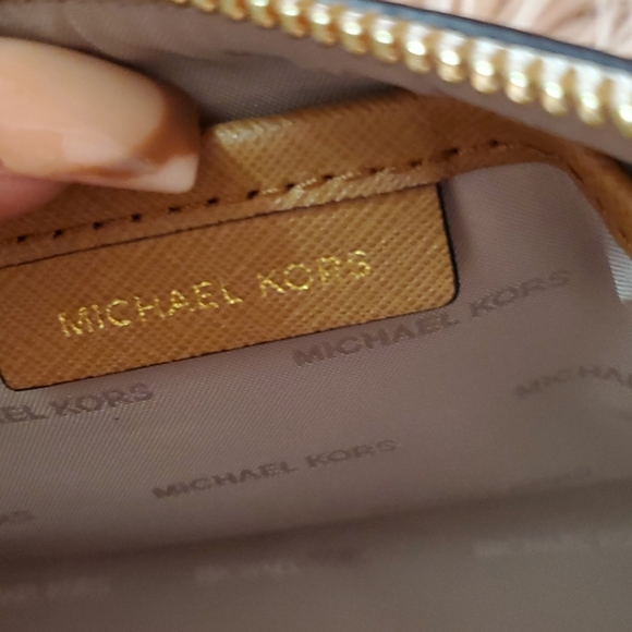 Micheal Kors Chain Pochette - Picture 5 of 5